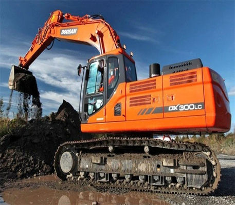 प्रयुक्त उच्च प्रदर्शन सेकंड हैंड Doosan DX300LC हाइड्रोलिक क्रॉलर खुदाई