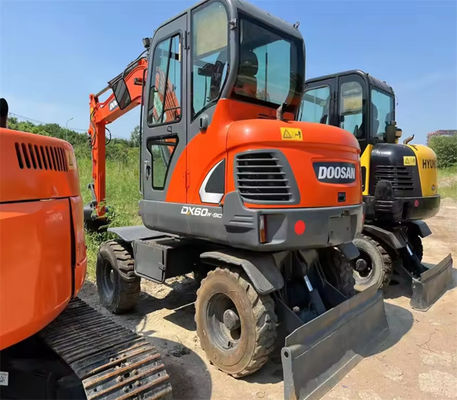 मूल कोरिया प्रयुक्त मिनी खुदाई Doosan DX60W-9C 6 टन छोटे पहिया खुदाई