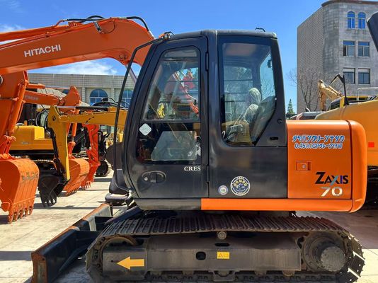 इस्तेमाल किया हुआ HITACHI ZX70 मिनी जापानी खुदाई मशीन 7 टन ज़ैक्सिस 70 इसुजु इंजन क्रॉलर चलती प्रकार के साथ